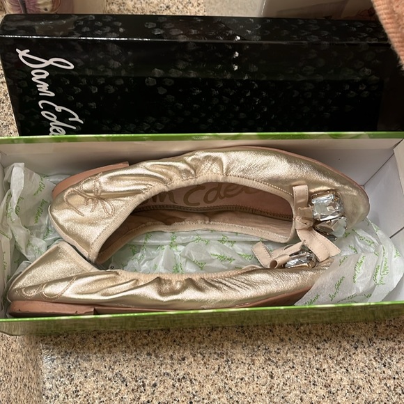 Sam Edelman gold leather flats 6.5 - Picture 2 of 15